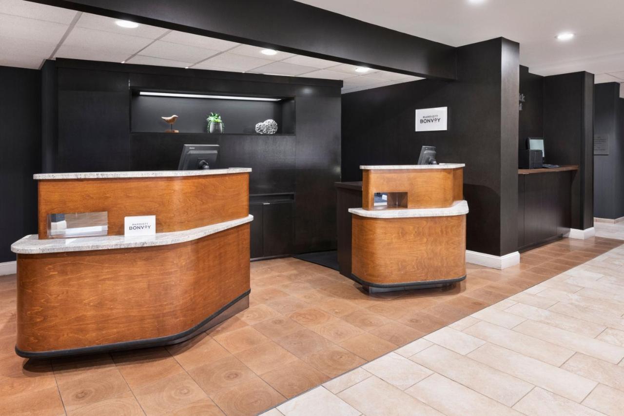 Courtyard By Marriott Burlington Hotel Eksteriør billede