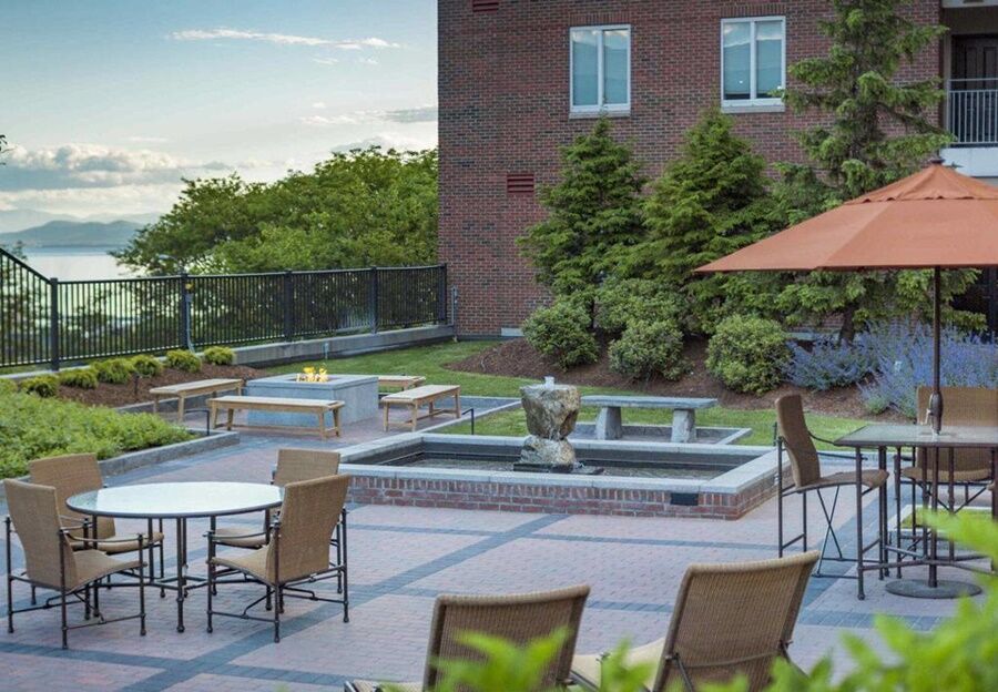 Courtyard By Marriott Burlington Hotel Eksteriør billede