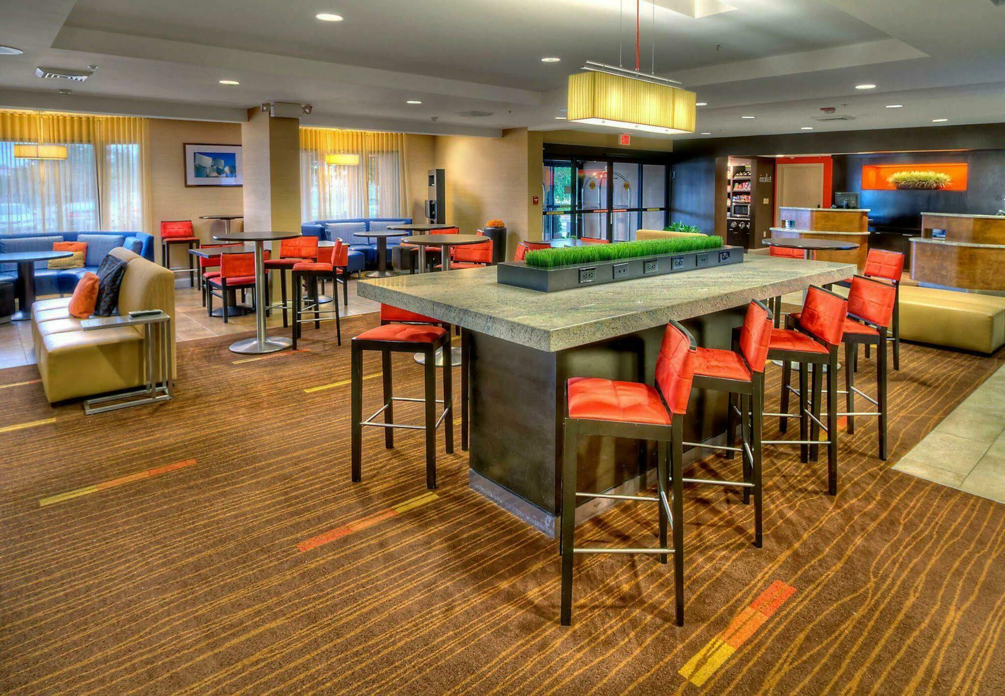 Courtyard By Marriott Burlington Hotel Eksteriør billede